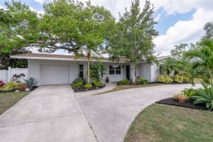 3057 GULF GATE DRIVE, SARASOTA, FL 34231 Sold 05/16/23