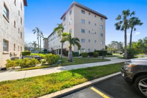 4023 Lake Bayshore Dr #c112 Bradenton, FL 34205 Sold 06/20/23