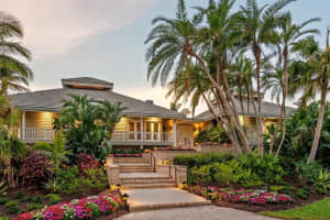 8324 SANDERLING ROAD, SARASOTA, FL 34242 Sold 02/01/24