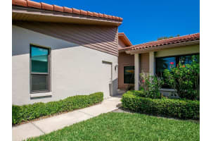 3990 WILSHIRE CIRCLE, SARASOTA, FL 34238 Sold 06/12/23