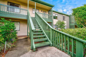 1512 PELICAN POINT DRIVE, SARASOTA, FL 34231 Sold 04/28/23