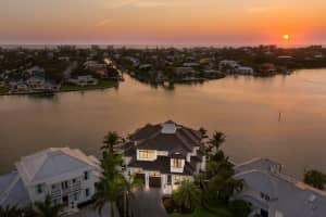621 NORTH POINT DRIVE, HOLMES BEACH, FL 34217 Sold 04/28/23