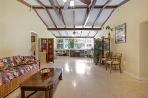 138 PEARL AVENUE, SARASOTA, FL 34243 Sold 06/12/23