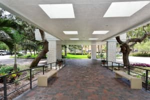 1111 GULFSTREAM AVENUE, SARASOTA, FL 34236 Sold 05/12/23