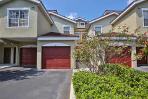 5692 BENTGRASS DRIVE, SARASOTA, FL 34235 Sold 04/28/23