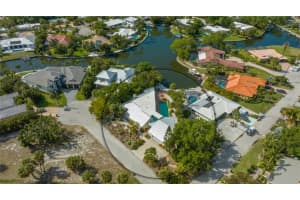 5420 AZURE WAY, SARASOTA, FL 34242 Sold 08/03/23