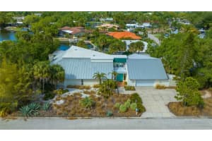 5420 AZURE WAY, SARASOTA, FL 34242 Sold 08/03/23