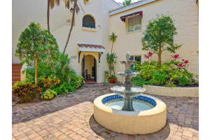 6101 34TH STREET, BRADENTON, FL 34210 Sold 04/07/23