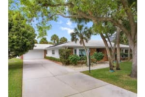 621 BUTTONWOOD DRIVE, LONGBOAT KEY, FL 34228 Sold 04/28/23