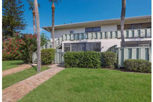 600 MANATEE AVENUE, HOLMES BEACH, FL 34217 Sold 11/30/23