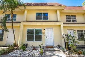229 AMHERST AVENUE, SARASOTA, FL 34232 Sold 07/17/23