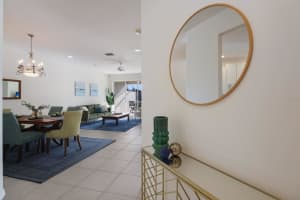 8146 Victoria Falls Cir, Sarasota, FL 34243, Sold 04/14/23