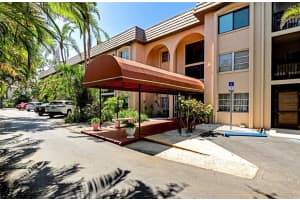 3700 S Osprey Ave, Sarasota, FL 34239, Sold 05/16/23