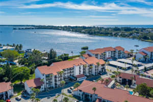 1624 Stickney Point Rd, Sarasota, FL 34231, Sold 05/25/23