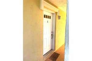 924 LA COSTA CIRCLE, SARASOTA, FL 34237 Sold 06/29/23