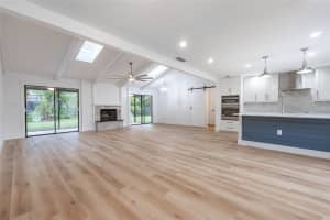 5607 Beneva Woods Cir, Sarasota, FL 34233, Sold 04/26/23