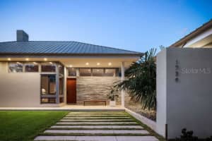 1739 CHEROKEE DRIVE, SARASOTA, FL 34239 Sold 09/13/23
