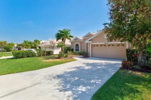 6843 WINSLOW STREET, SARASOTA, FL 34243 Sold 07/25/23