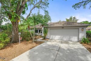 4720 HAMLETS GROVE DRIVE, SARASOTA, FL 34235 Sold 09/29/23