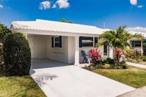 743 SPANISH DRIVE, LONGBOAT KEY, FL 34228 Sold 09/27/23