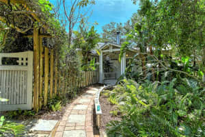 5022 SUN CIRCLE, SARASOTA, FL 34234 Sold 01/02/24
