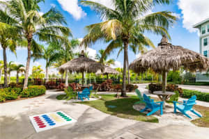 379 ARUBA CIRCLE, BRADENTON, FL 34209 Sold 07/06/23