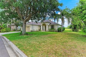417 COUNTRY LANE, BRADENTON, FL 34212 Sold 05/10/23