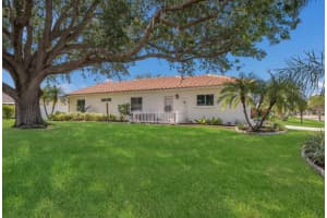 6635 Easton Dr, Sarasota, FL 34238, Sold 05/31/23