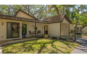 2208 CIRCLEWOOD DRIVE, SARASOTA, FL 34231 Sold 05/25/23