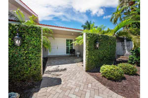 618 OWL WAY, SARASOTA, FL 34236 Sold 07/03/23