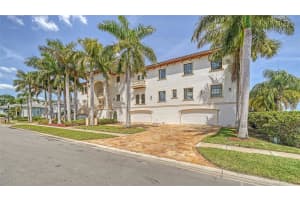 6129 Pasadena Point Blvd S, Gulfport, FL 33707, Sold 05/05/23