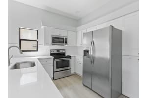 5607 34 COURT, BRADENTON, FL 34203 Sold 09/29/23