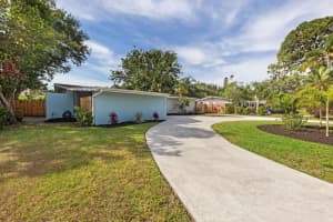 138 Holly Ave, Sarasota, FL 34243, Sold 05/28/23