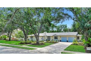 1722 NORTH DRIVE, SARASOTA, FL 34239 Sold 05/30/23