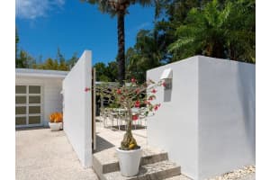 517 Madison Dr, Sarasota, FL 34236, Sold 05/12/23