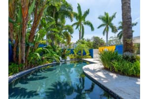 517 Madison Dr, Sarasota, FL 34236, Sold 05/12/23
