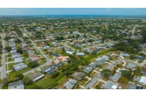 6827 ROXBURY DRIVE, SARASOTA, FL 34231 Sold 05/18/23