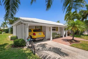 719 SPANISH DRIVE, LONGBOAT KEY, FL 34228 Sold 09/15/23