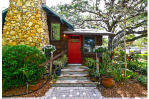 1647 CATALONIA LANE, SARASOTA, FL 34239 Sold 11/30/23