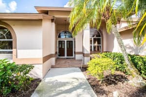 4240 PRESIDENTIAL AVENUE CIRCLE, BRADENTON, FL 34203 Sold 05/31/23