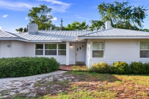 243 Coolidge Drive Sarasota, FL 34236 Sold 05/25/23