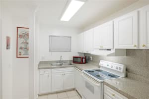 2763 WOODGATE LANE, SARASOTA, FL 34231 Sold 08/29/23
