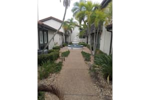 800 S BLVD OF THE PRESIDENTS #17, SARASOTA, FL 34236 Sold 11/10/23
