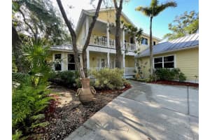 1697 EAGLE NEST COURT, SARASOTA, FL 34232 Sold 06/30/23
