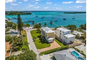 718 LINLEY STREET, LONGBOAT KEY, FL 34228 Sold 08/23/23