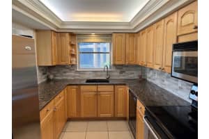448 GULF OF MEXICO DRIVE, LONGBOAT KEY, FL 34228 Sold 12/04/23