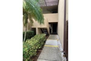 770 VILLAGE LAKE TERRACE, ST PETERSBURG, FL 33716 Sold 08/07/23