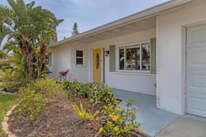 6737 ROXBURY DRIVE, SARASOTA, FL 34231 Sold 06/20/23