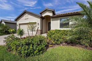 17218 BLUE RIDGE PLACE, LAKEWOOD RANCH, FL 34211 Sold 08/11/23