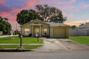 301 DIAMOND RIDGE BOULEVARD, AUBURNDALE, FL 33823 Sold 06/09/23